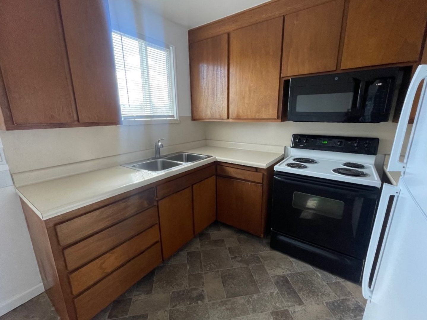 1720 142nd Street - San Leandro - California - 2 bed, 1 bath rental property