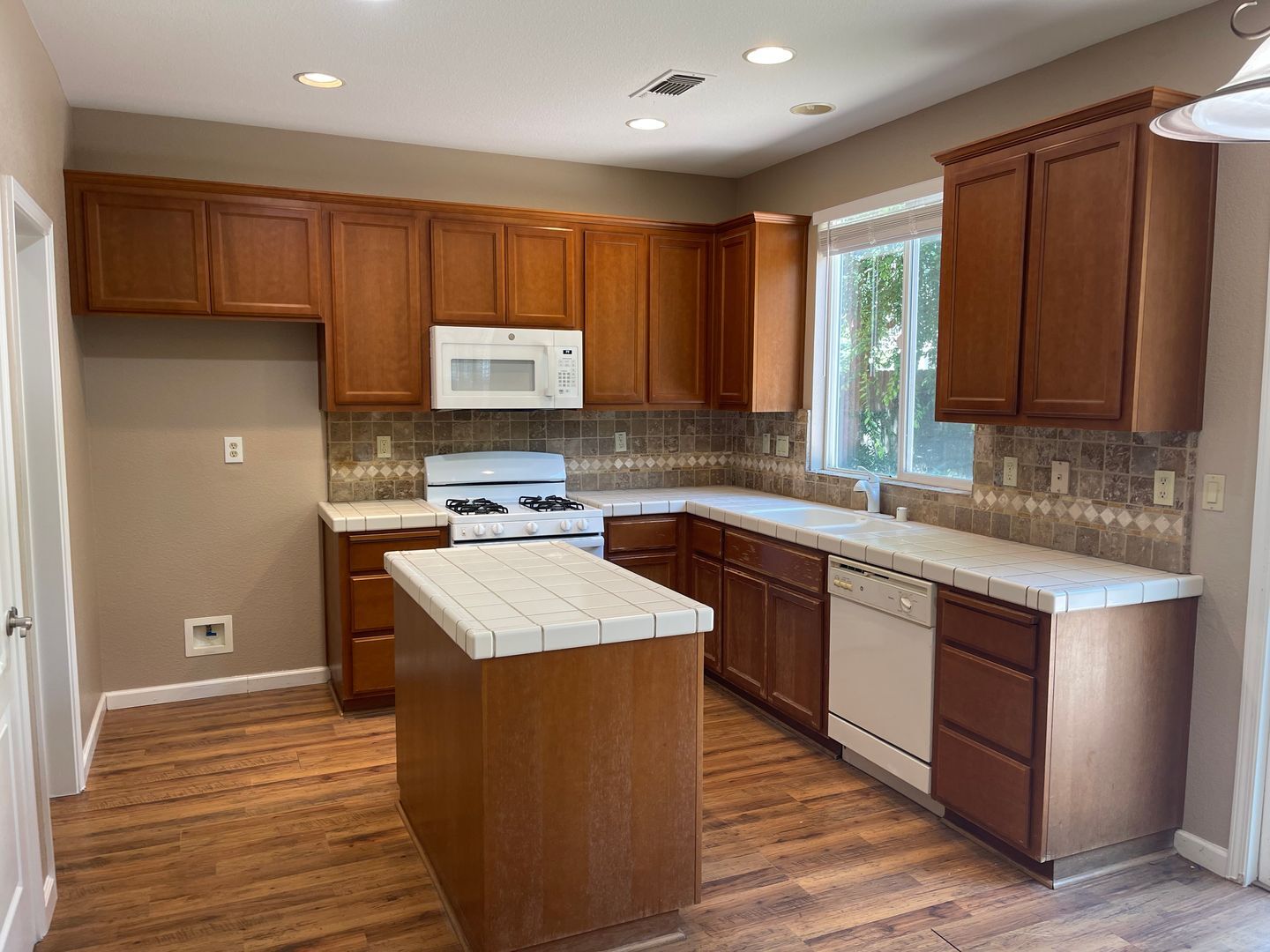 179 Gold Creek Drive - Valley Springs - California - 3 bed, 2.5 bath rental property