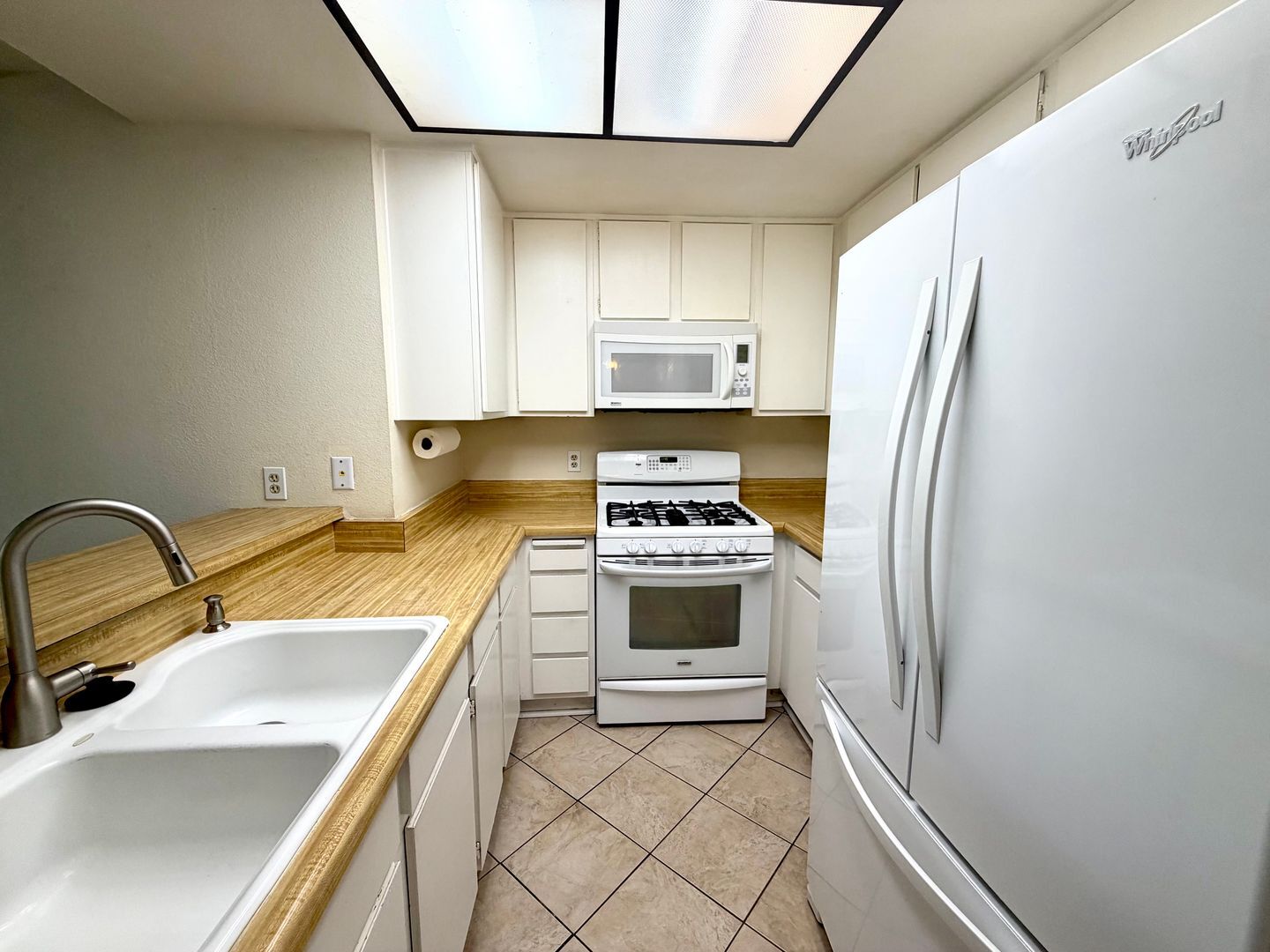 1912 Heywood St  #F - Simi Valley - California - 2 bed, 2 bath rental property