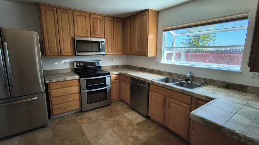 1973 Redwood Rd - Hercules - California - 4 bed, 3 bath rental property