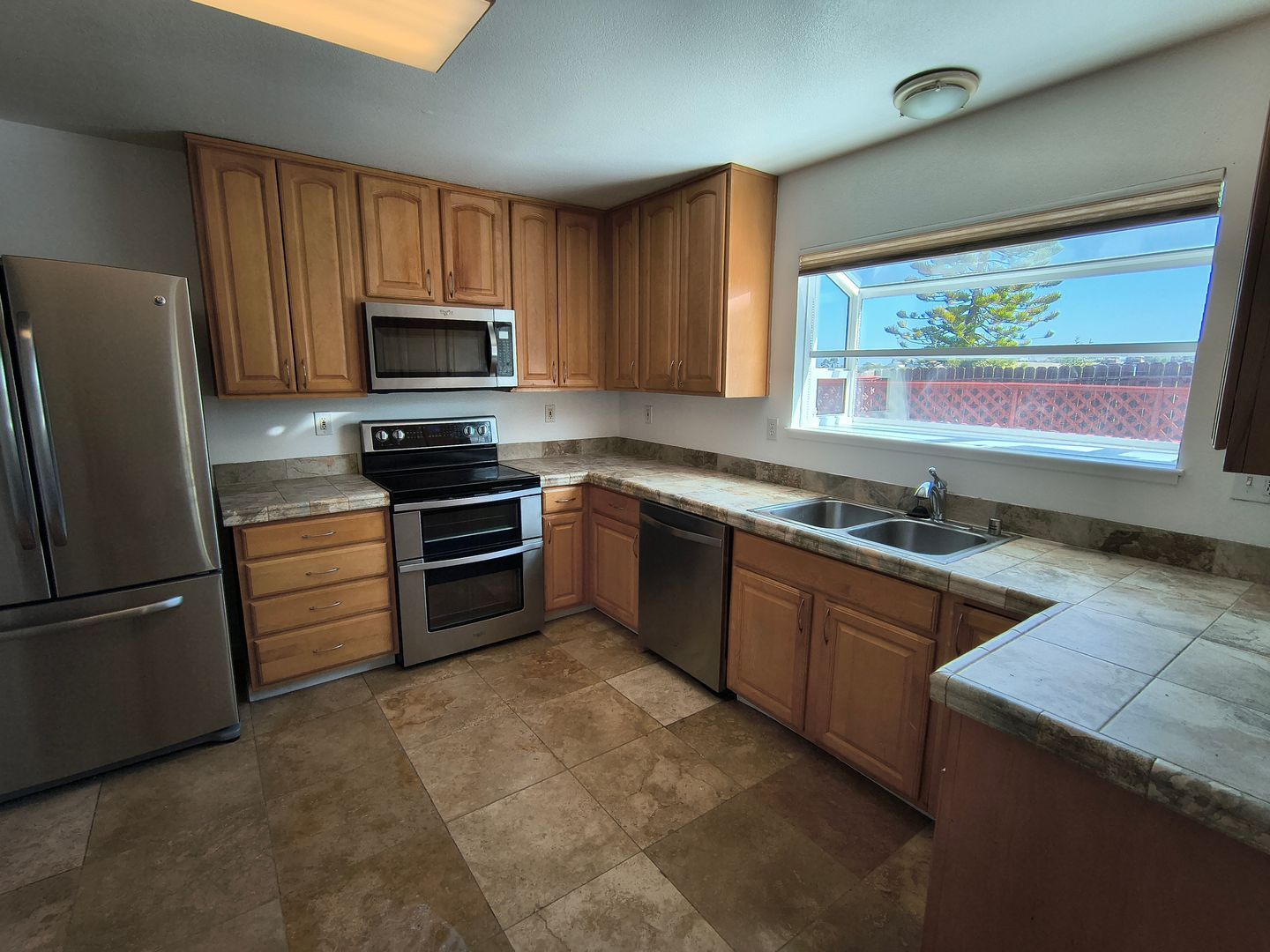 1973 Redwood Rd - Hercules - California - 4 bed, 3 bath rental property