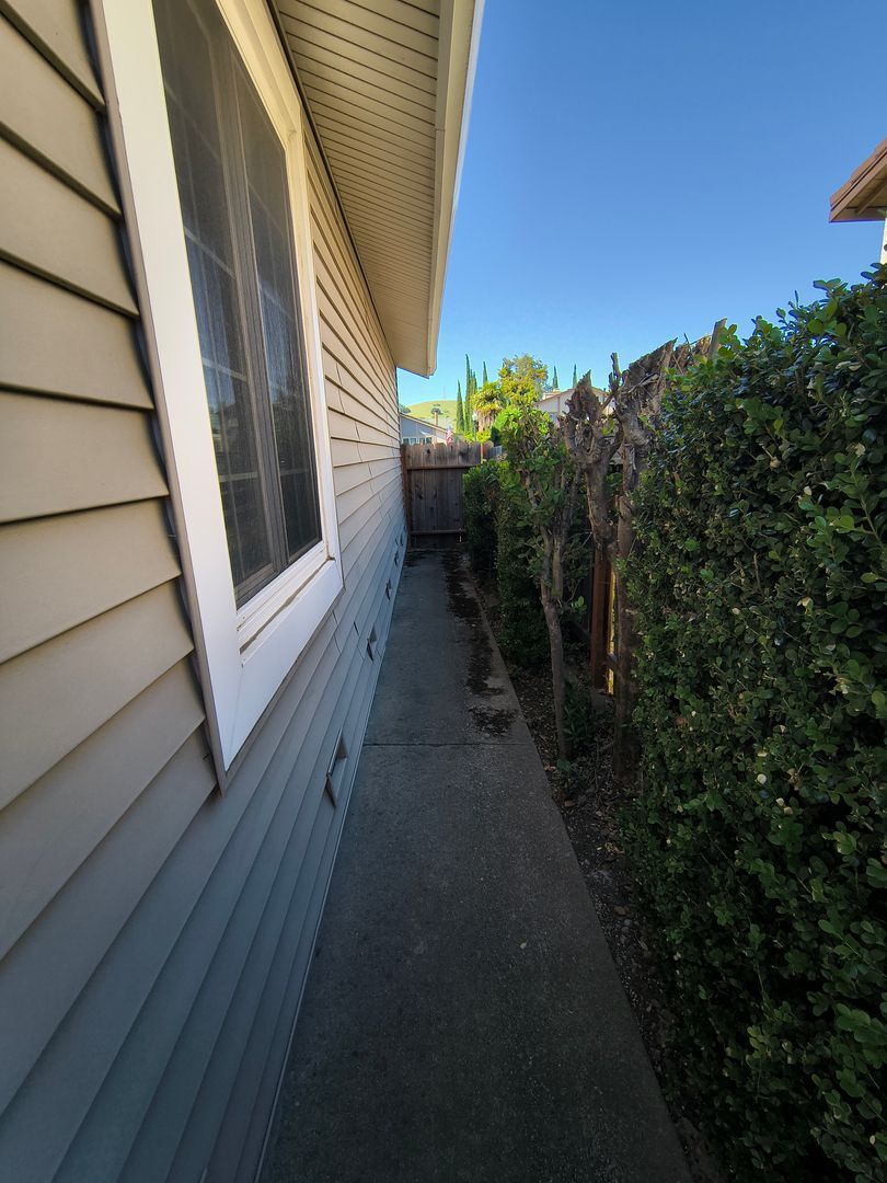 1973 Redwood Rd - Hercules - California - 4 bed, 3 bath rental property