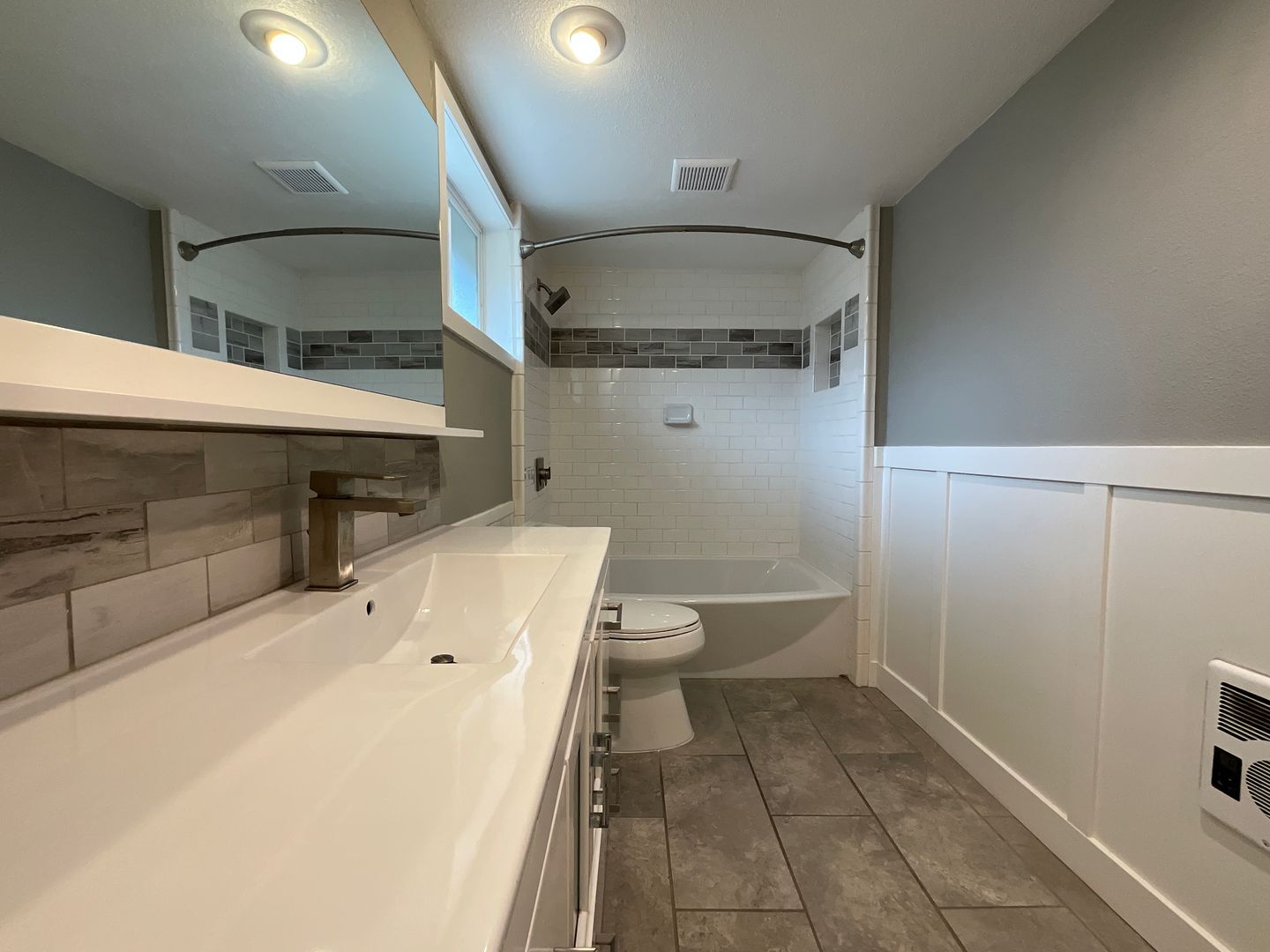 2120 E Grand Ave - Everett - Washington - 3 bed, 1 bath rental property