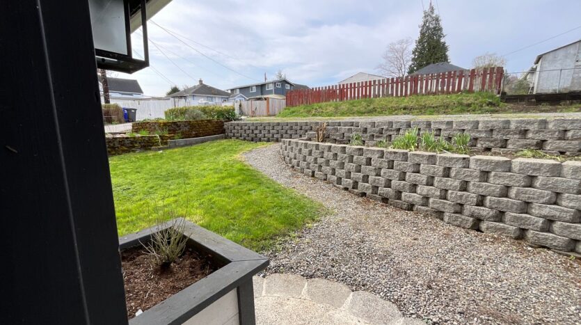 2120 E Grand Ave - Everett - Washington - 3 bed, 1 bath rental property