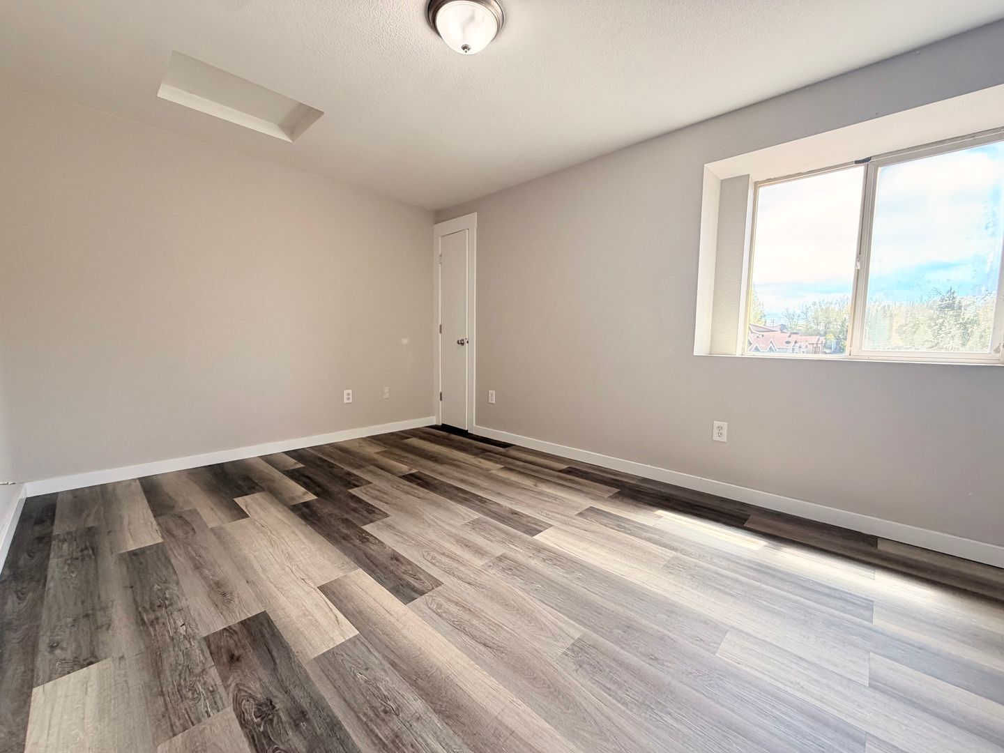 2120 SW Canyon Dr  - Redmond - Oregon - 2 bed, 2.5 bath rental property