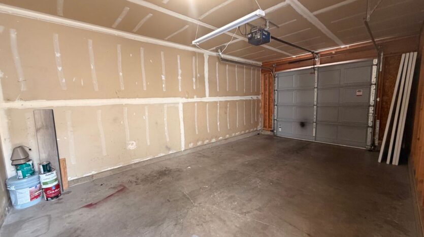 2120 SW Canyon Dr  - Redmond - Oregon - 2 bed, 2.5 bath rental property