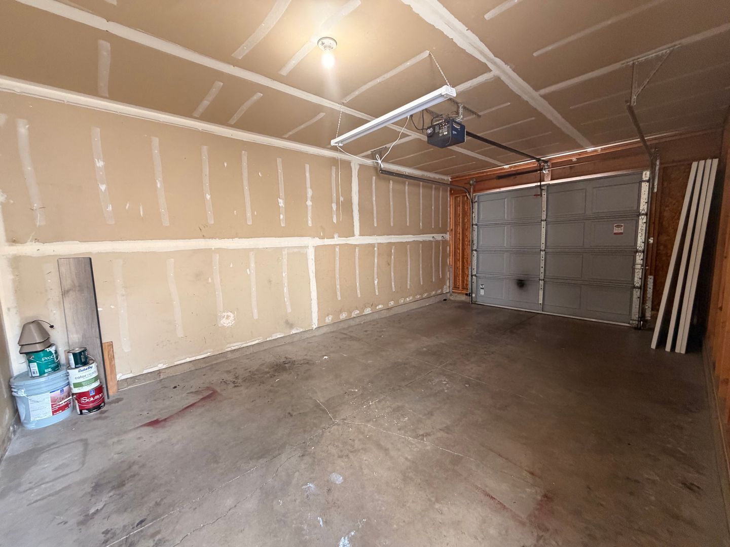 2120 SW Canyon Dr  - Redmond - Oregon - 2 bed, 2.5 bath rental property