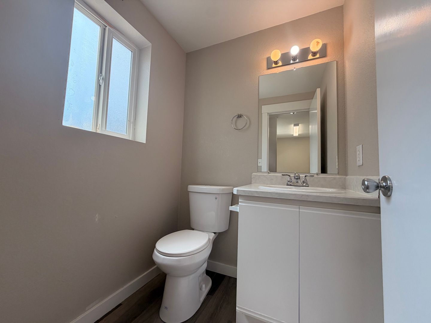 2120 SW Canyon Dr  - Redmond - Oregon - 2 bed, 2.5 bath rental property