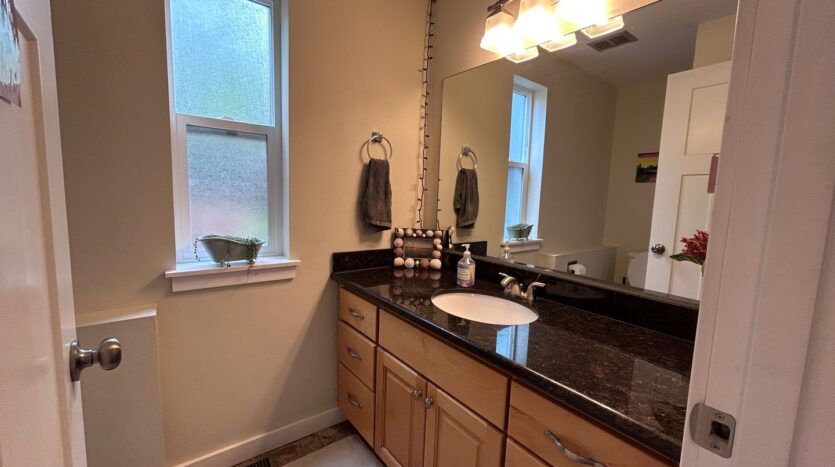 213 BAYSIDE RD - Bellingham - Washington - 4 bed, 3 bath rental property