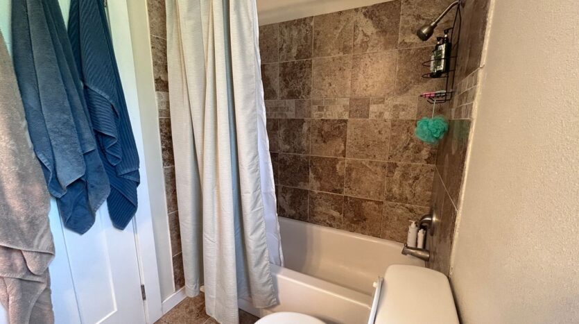 213 BAYSIDE RD - Bellingham - Washington - 4 bed, 3 bath rental property