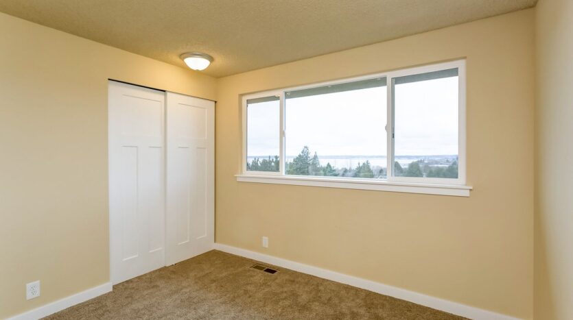 213 BAYSIDE RD - Bellingham - Washington - 4 bed, 3 bath rental property