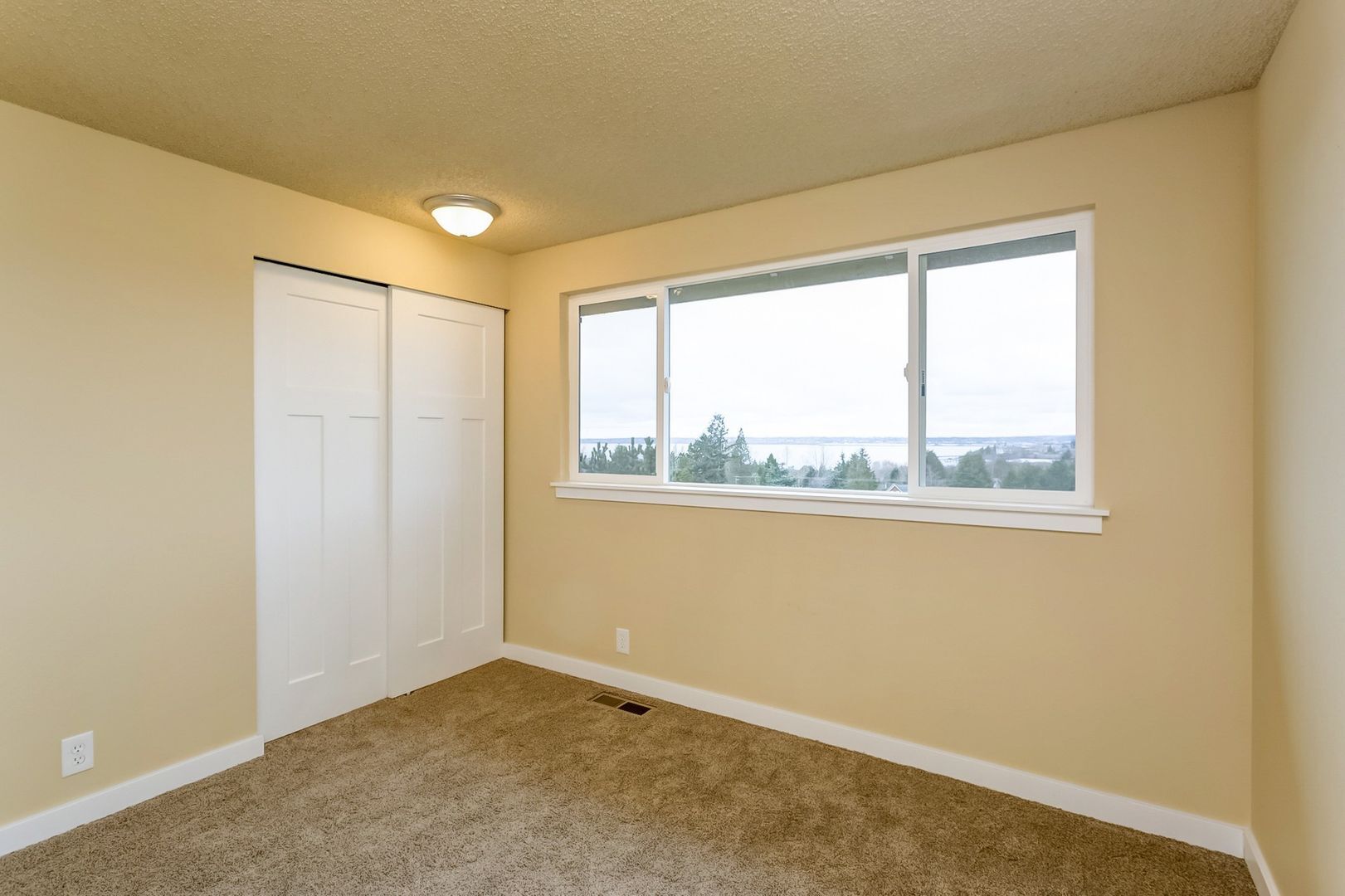 213 BAYSIDE RD - Bellingham - Washington - 4 bed, 3 bath rental property