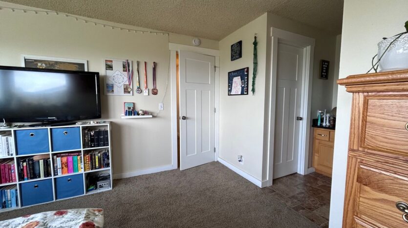 213 BAYSIDE RD - Bellingham - Washington - 4 bed, 3 bath rental property