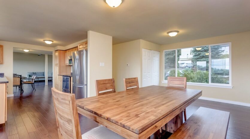213 BAYSIDE RD - Bellingham - Washington - 4 bed, 3 bath rental property