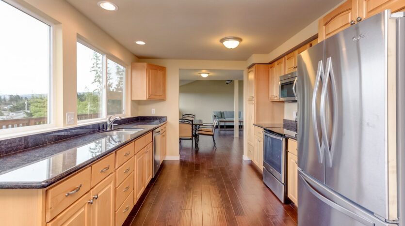 213 BAYSIDE RD - Bellingham - Washington - 4 bed, 3 bath rental property