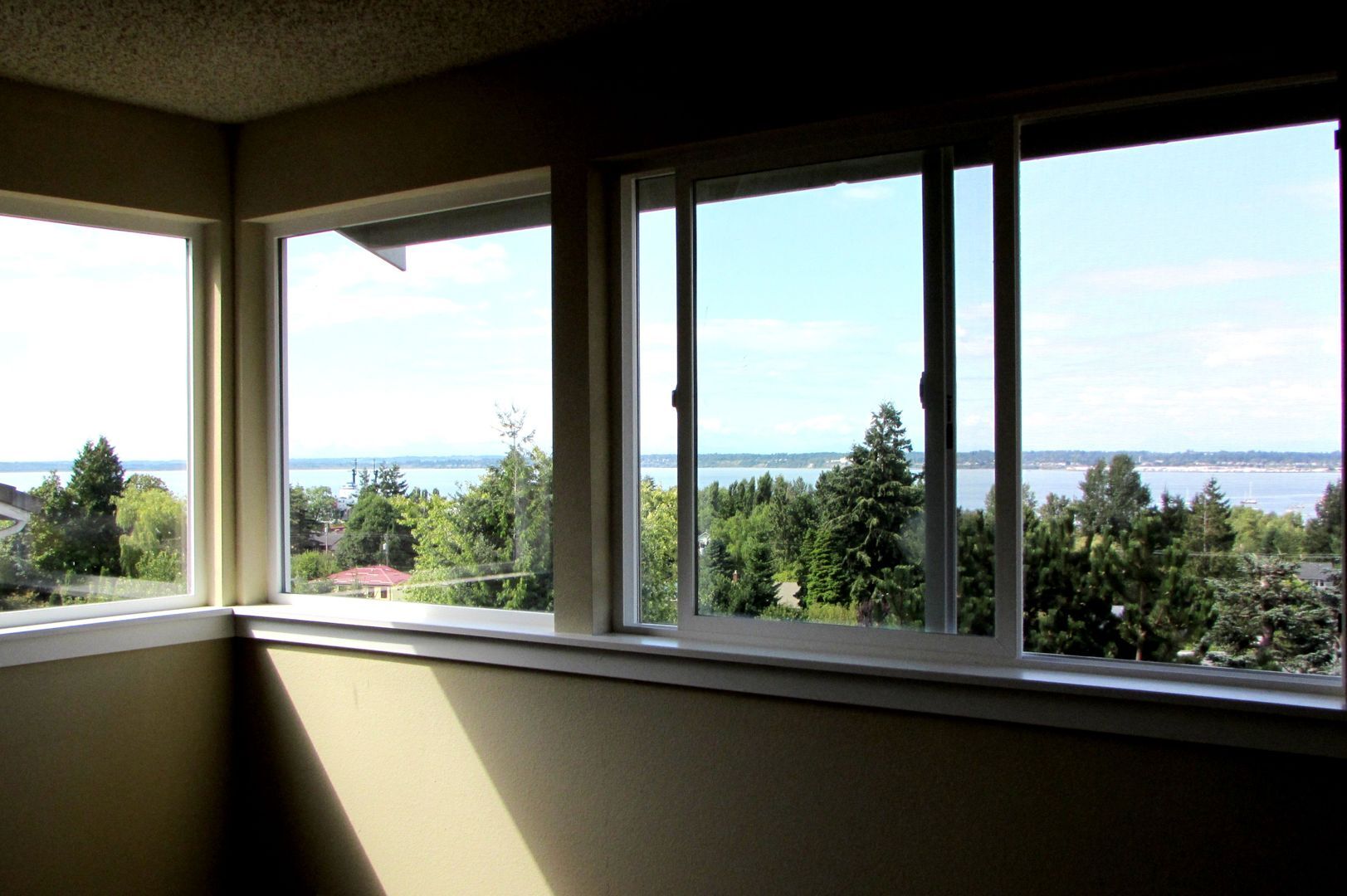 213 BAYSIDE RD - Bellingham - Washington - 4 bed, 3 bath rental property
