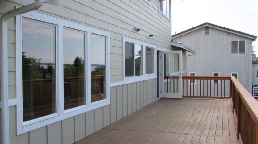213 BAYSIDE RD - Bellingham - Washington - 4 bed, 3 bath rental property