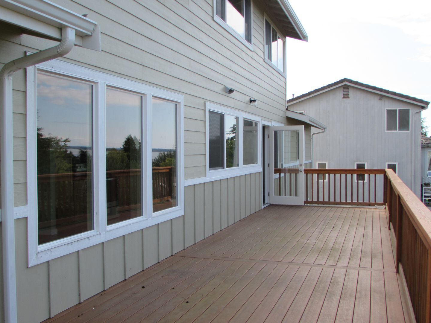 213 BAYSIDE RD - Bellingham - Washington - 4 bed, 3 bath rental property