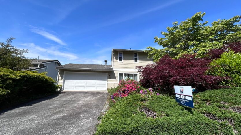 213 BAYSIDE RD - Bellingham - Washington - 4 bed, 3 bath rental property
