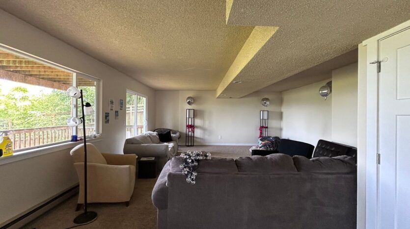 213 BAYSIDE RD - Bellingham - Washington - 4 bed, 3 bath rental property