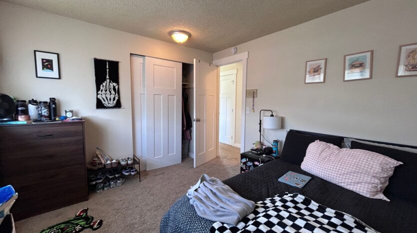 213 BAYSIDE RD - Bellingham - Washington - 4 bed, 3 bath rental property