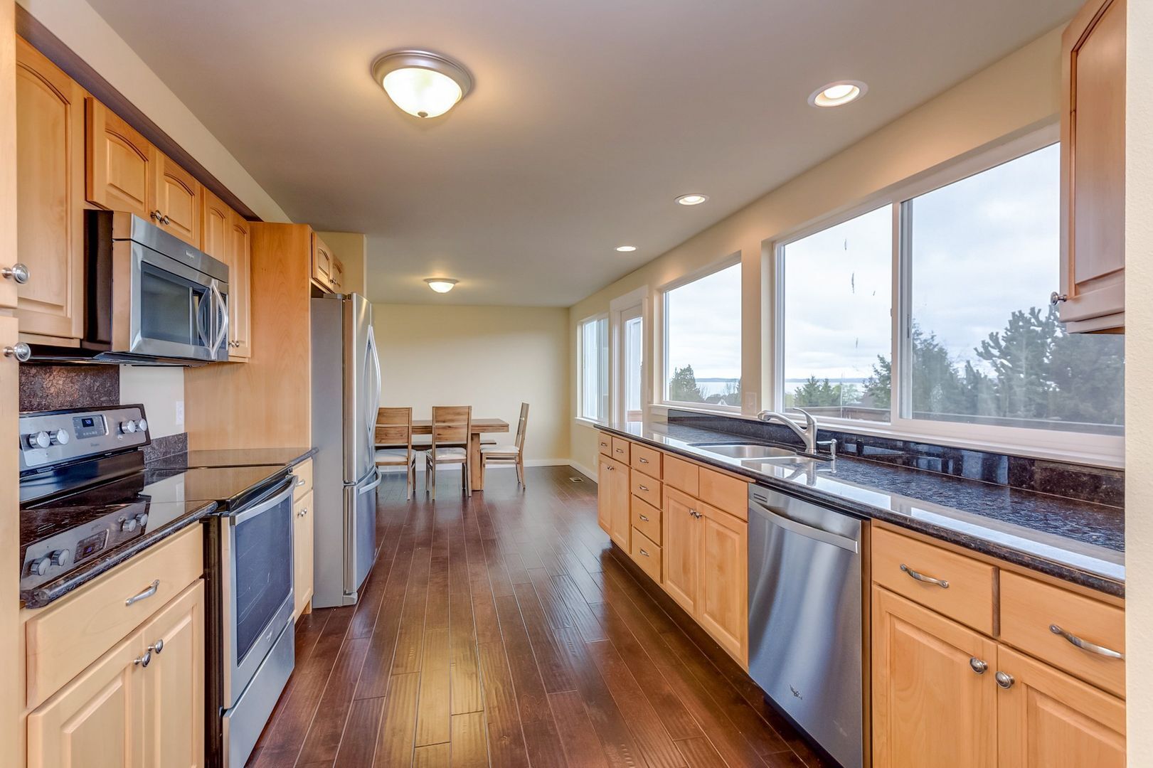213 BAYSIDE RD - Bellingham - Washington - 4 bed, 3 bath rental property