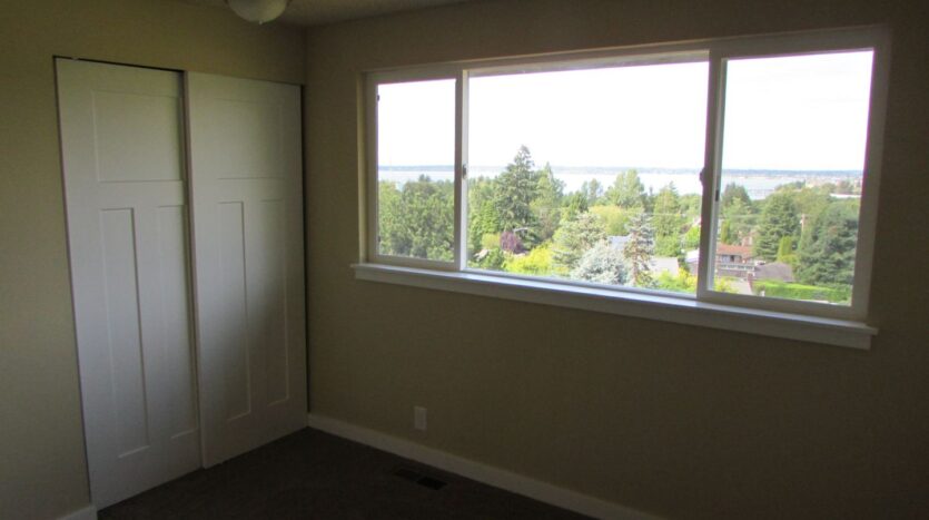 213 BAYSIDE RD - Bellingham - Washington - 4 bed, 3 bath rental property