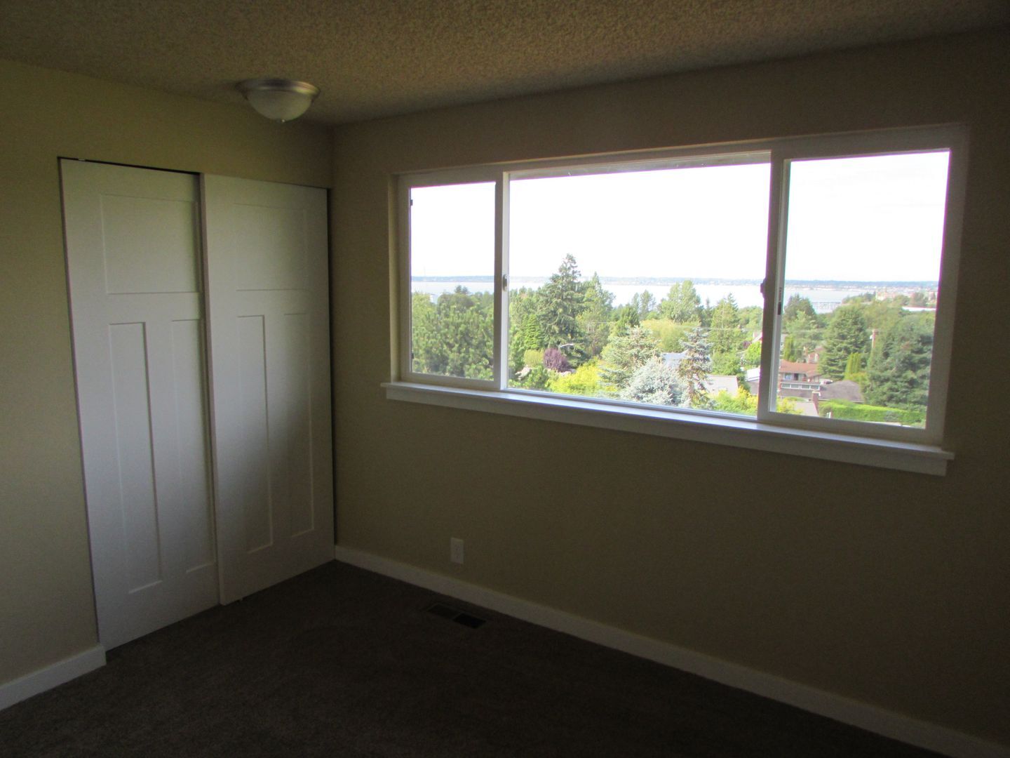 213 BAYSIDE RD - Bellingham - Washington - 4 bed, 3 bath rental property