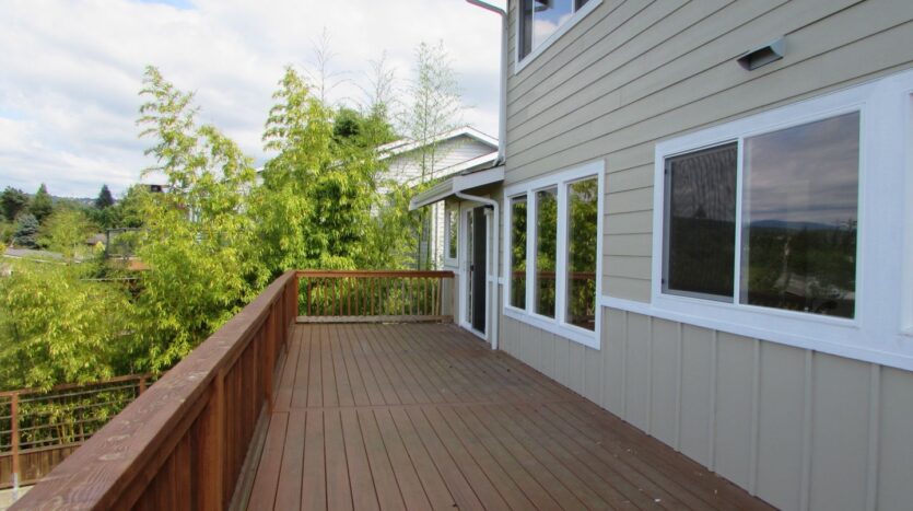 213 BAYSIDE RD - Bellingham - Washington - 4 bed, 3 bath rental property