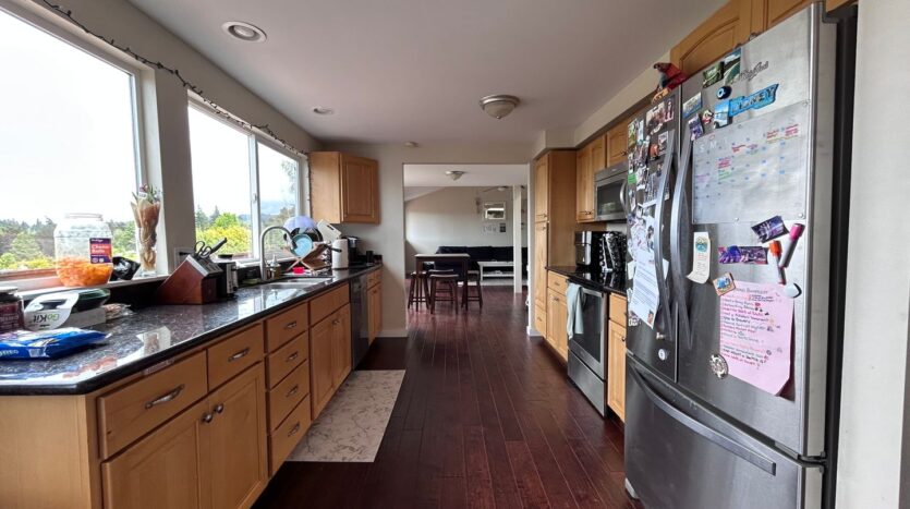 213 BAYSIDE RD - Bellingham - Washington - 4 bed, 3 bath rental property