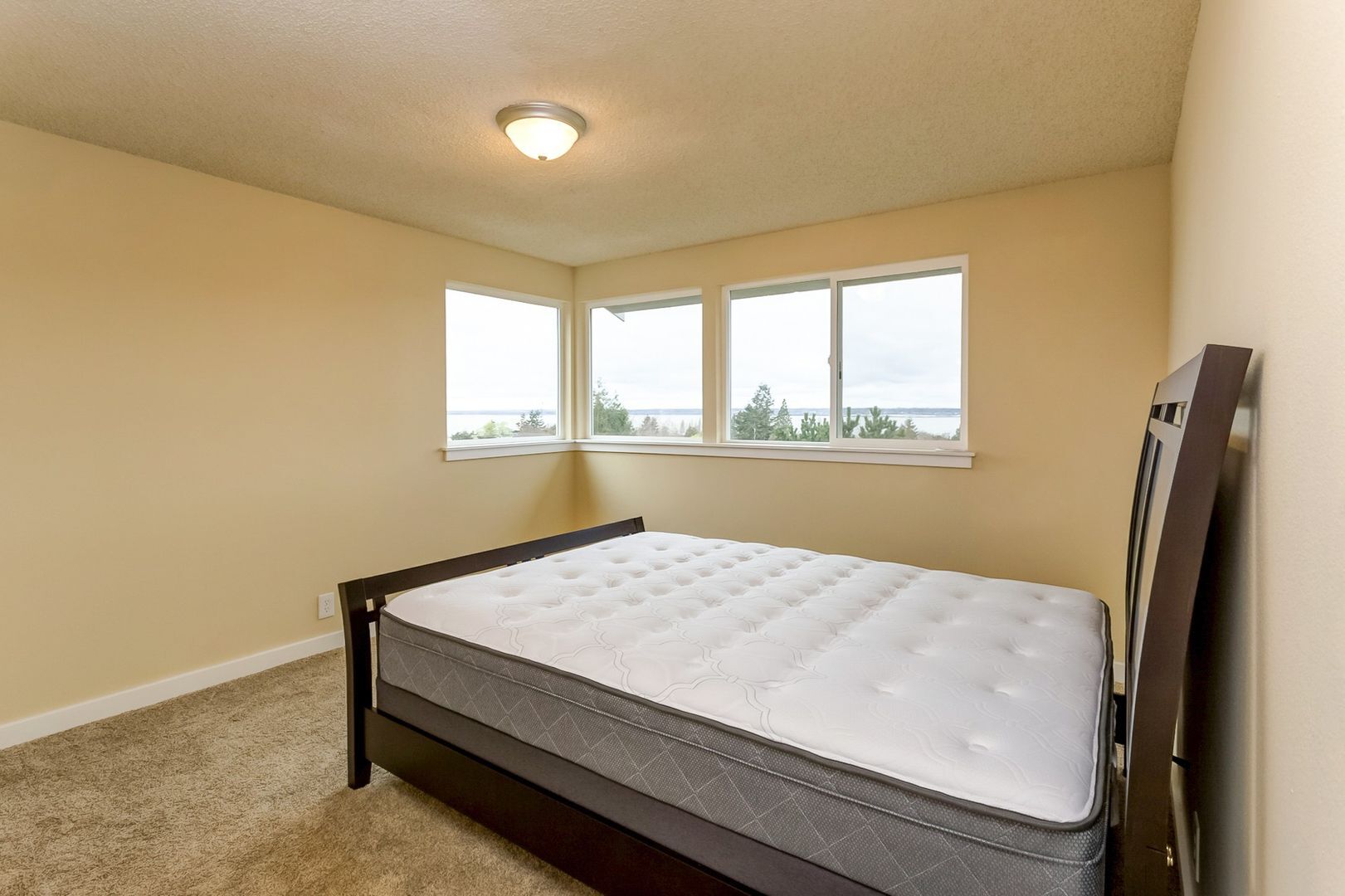 213 BAYSIDE RD - Bellingham - Washington - 4 bed, 3 bath rental property