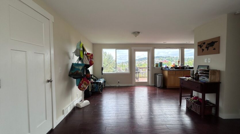 213 BAYSIDE RD - Bellingham - Washington - 4 bed, 3 bath rental property