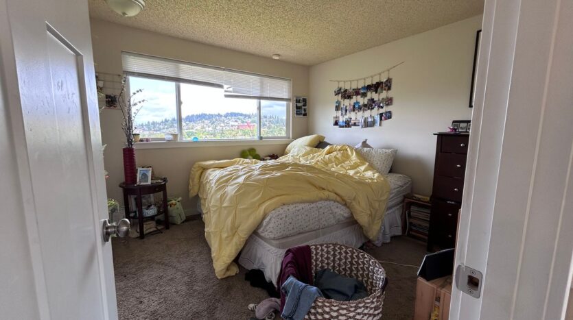 213 BAYSIDE RD - Bellingham - Washington - 4 bed, 3 bath rental property