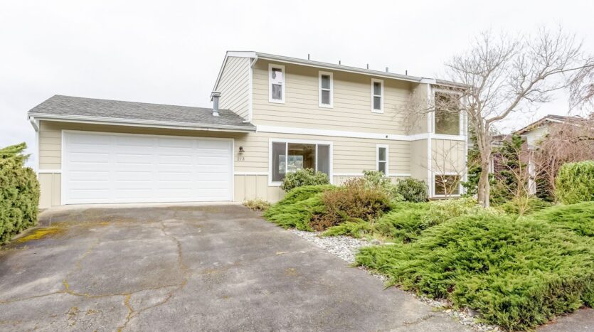 213 BAYSIDE RD - Bellingham - Washington - 4 bed, 3 bath rental property