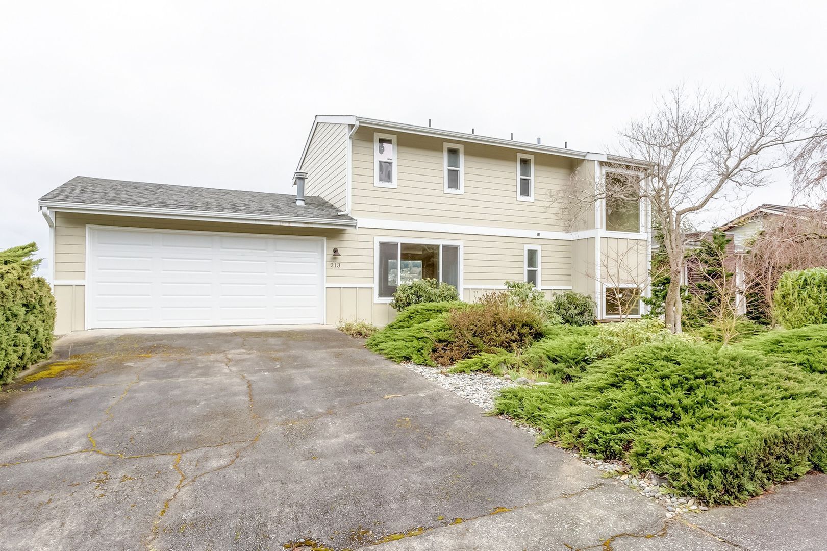 213 BAYSIDE RD - Bellingham - Washington - 4 bed, 3 bath rental property