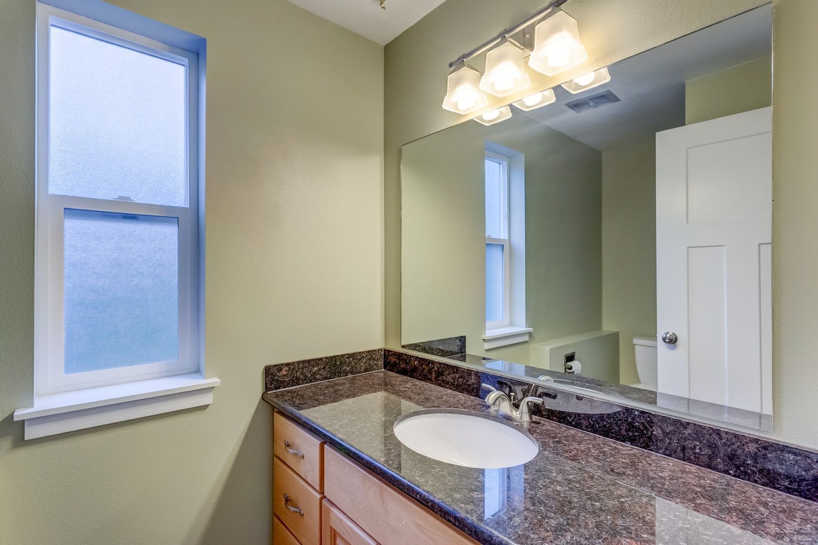 213 BAYSIDE RD - Bellingham - Washington - 4 bed, 3 bath rental property