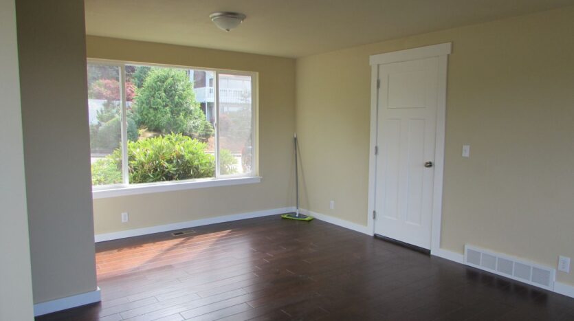 213 BAYSIDE RD - Bellingham - Washington - 4 bed, 3 bath rental property