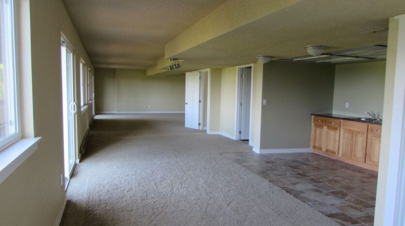 213 BAYSIDE RD - Bellingham - Washington - 4 bed, 3 bath rental property