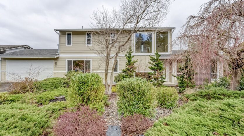 213 BAYSIDE RD - Bellingham - Washington - 4 bed, 3 bath rental property