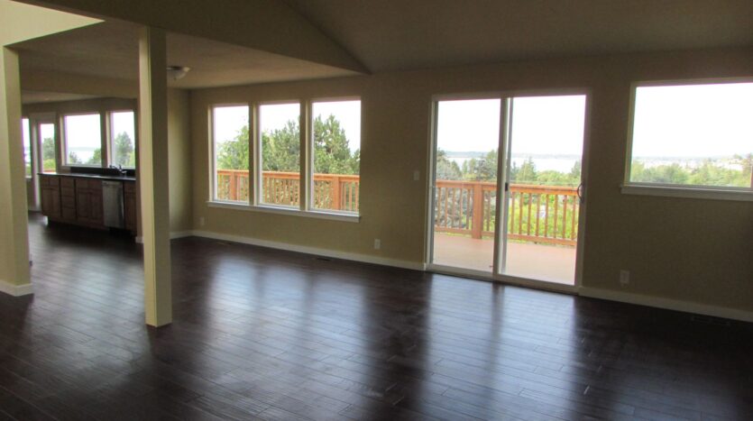 213 BAYSIDE RD - Bellingham - Washington - 4 bed, 3 bath rental property