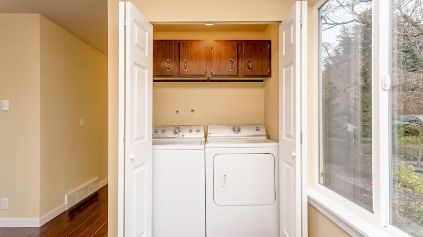 213 BAYSIDE RD - Bellingham - Washington - 4 bed, 3 bath rental property