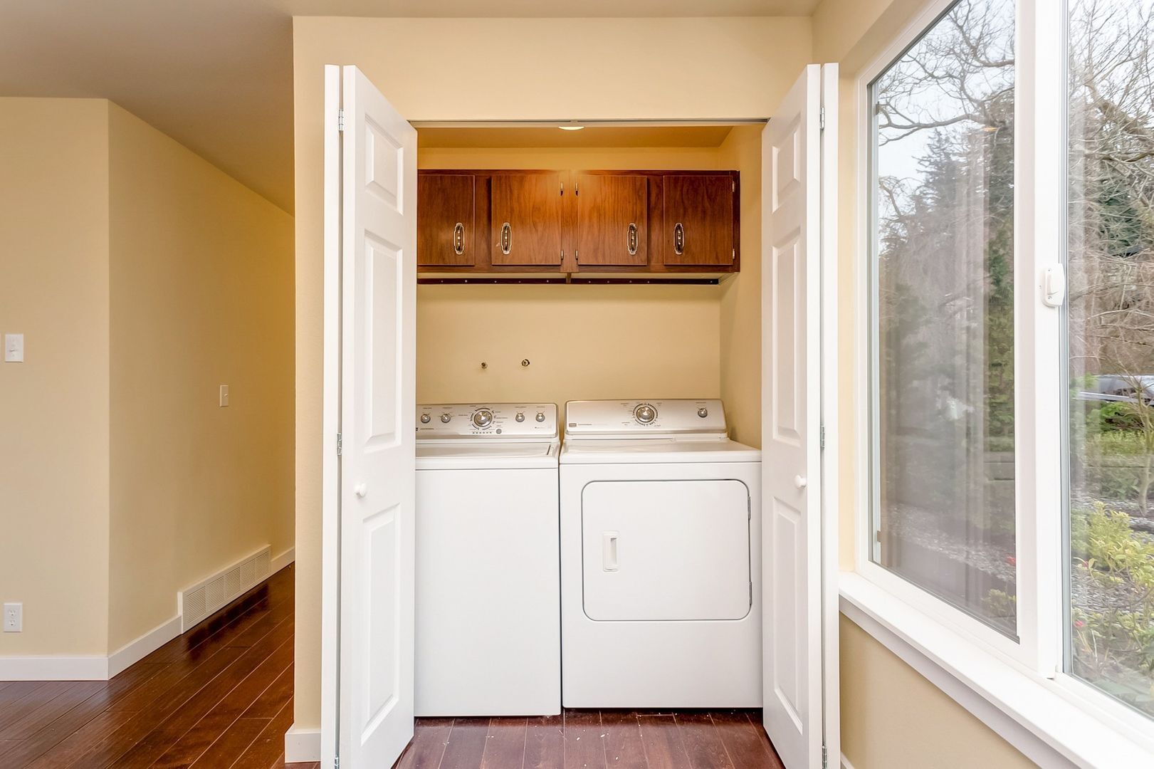 213 BAYSIDE RD - Bellingham - Washington - 4 bed, 3 bath rental property