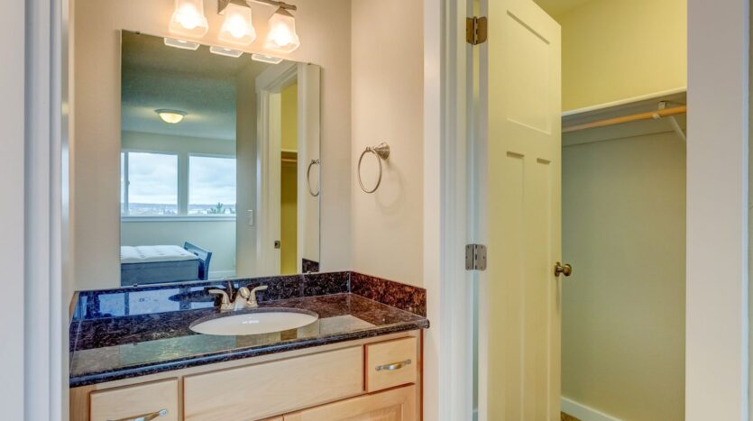 213 BAYSIDE RD - Bellingham - Washington - 4 bed, 3 bath rental property