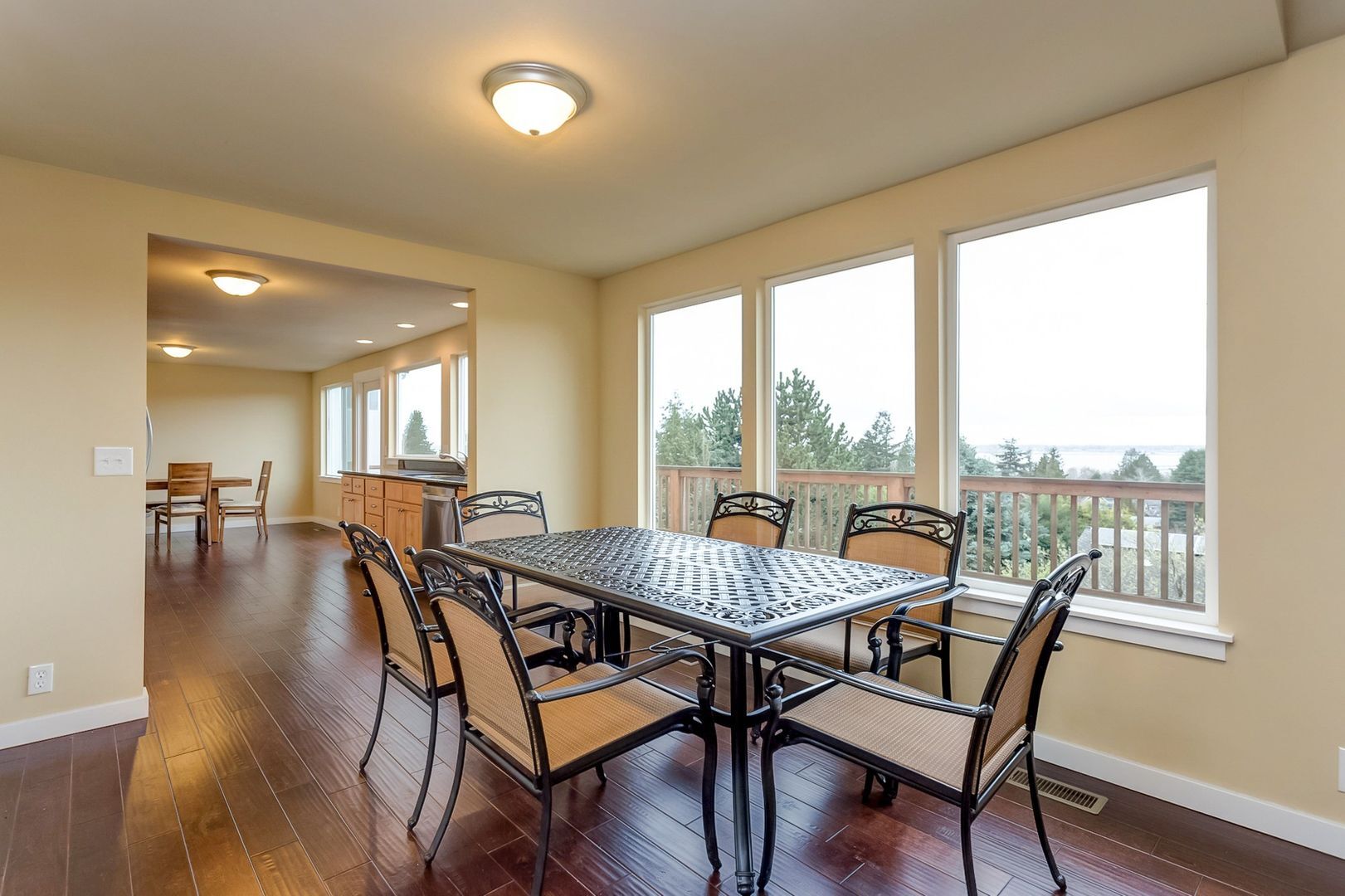213 BAYSIDE RD - Bellingham - Washington - 4 bed, 3 bath rental property