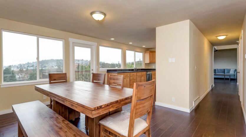 213 BAYSIDE RD - Bellingham - Washington - 4 bed, 3 bath rental property