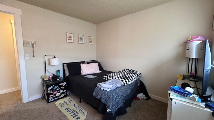 213 BAYSIDE RD - Bellingham - Washington - 4 bed, 3 bath rental property