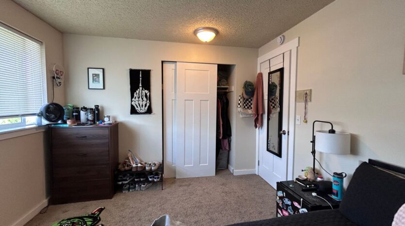 213 BAYSIDE RD - Bellingham - Washington - 4 bed, 3 bath rental property