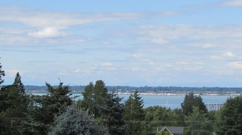 213 BAYSIDE RD - Bellingham - Washington - 4 bed, 3 bath rental property