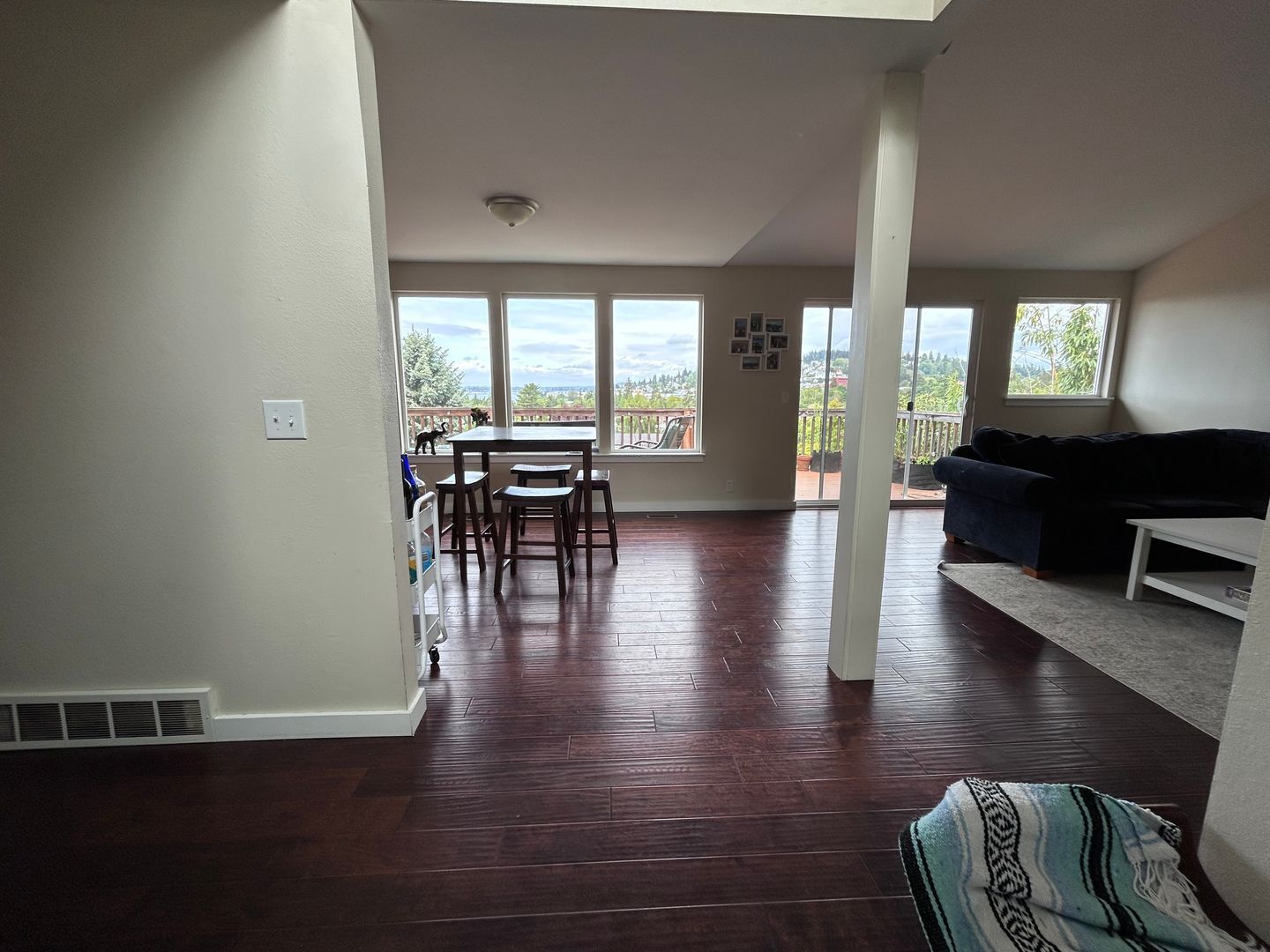 213 BAYSIDE RD - Bellingham - Washington - 4 bed, 3 bath rental property