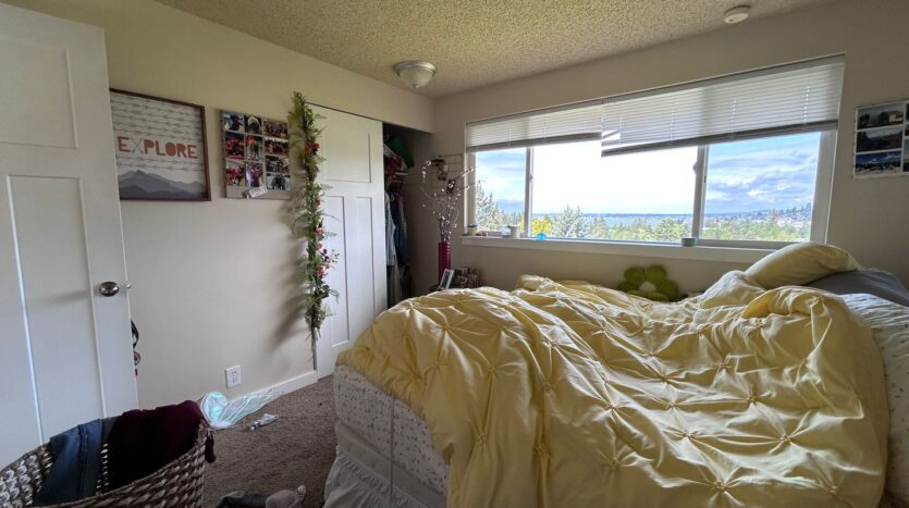 213 BAYSIDE RD - Bellingham - Washington - 4 bed, 3 bath rental property